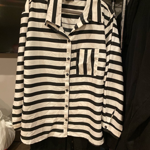 Black white collar stripe button up blouse - Picture 2 of 4